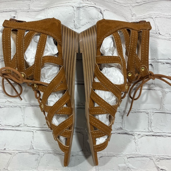 EXPRESS Women's Tan Lace Up Gladiator Sandals Faux Suede-7 - Picture 5 of 6